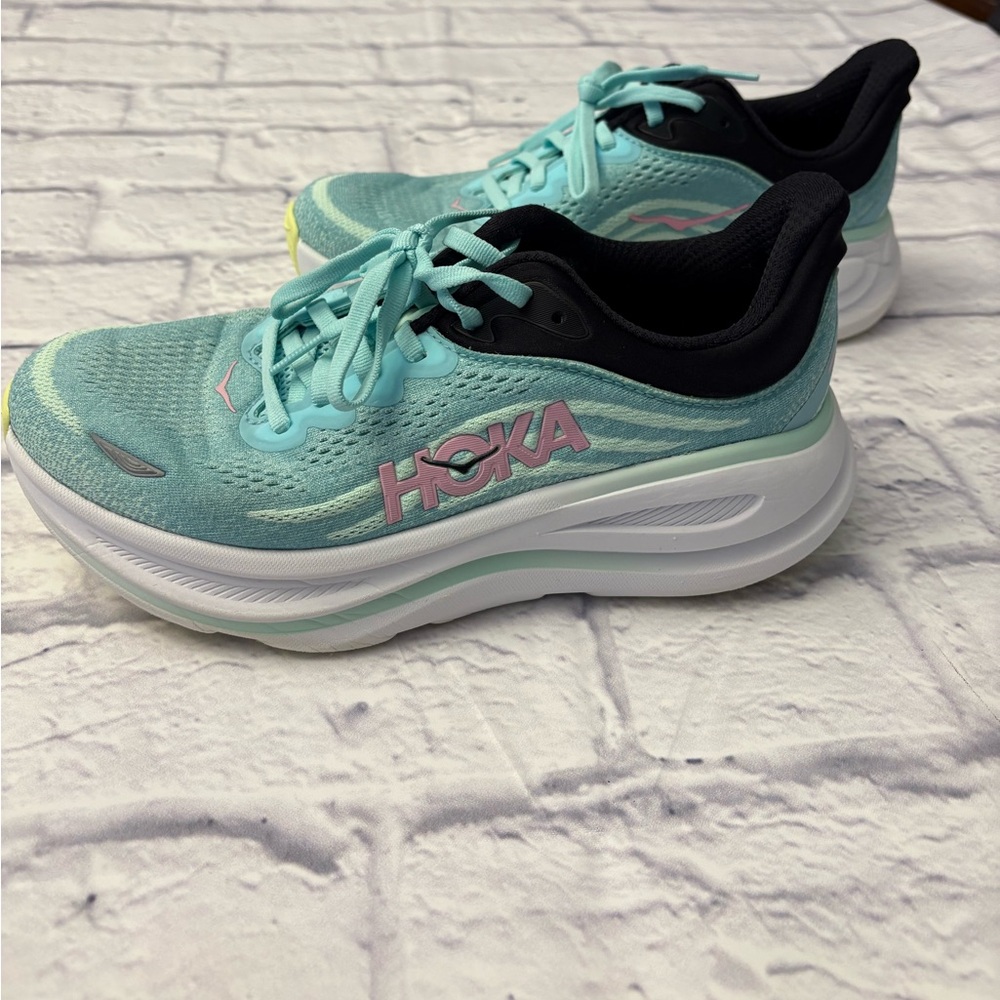 Hoka Women's Bondi 9 Teal and Pink Athletic Shoes 7.5 Wide